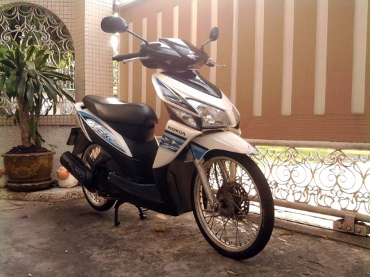 ขออนุญาติขาย Honda Click Combi Brake สีขาวมุก