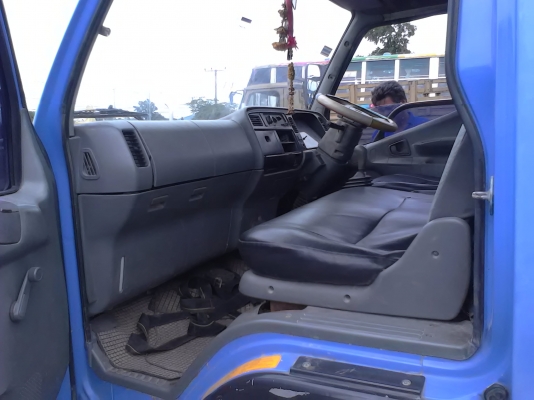 ลดราคา 350,000 บาท ขายครับ รถ 6 ล้อ Mitsubishi ปี 49 เครื่อง 4D35-DT0123 120 แรง ยาว 5 เมตร