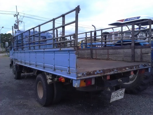 ลดราคา 350,000 บาท ขายครับ รถ 6 ล้อ Mitsubishi ปี 49 เครื่อง 4D35-DT0123 120 แรง ยาว 5 เมตร