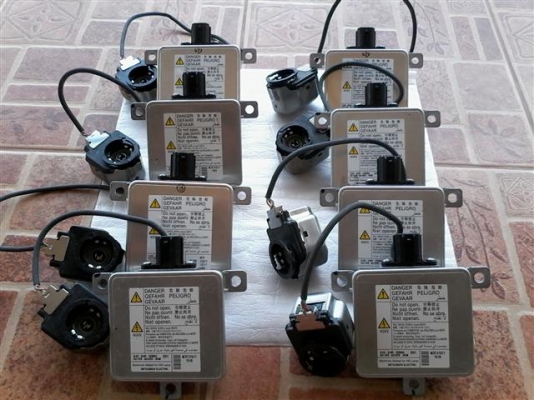 ขายชุดไฟซีนอล(Xenon)STANDART แท้ศูนย์ใส่รถรุ่น CIVIC FD,CRV,ACCORD