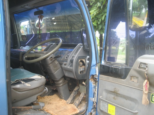 ฮีโน่   195 แรง ราคา    680,000  บาท