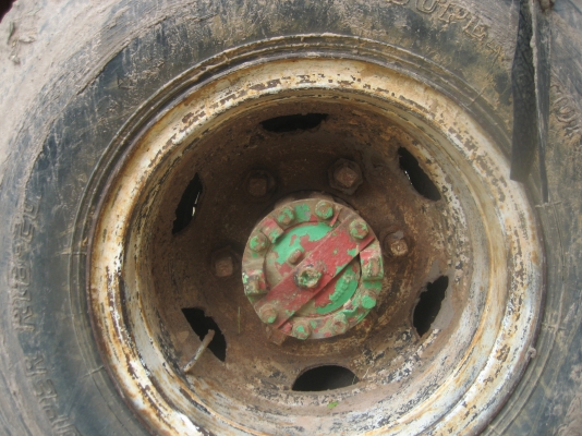 ฮีโน่   195 แรง ราคา    680,000  บาท