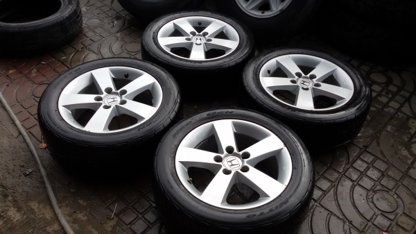 ขายล้อขอบ16 5รู114พร้อมยางชุดละ4800