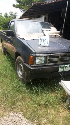 ขายรถ NISSAN 2.5 เครื่องดีเซล ฝาขาว ปี 33 สภาพพร้อมใช้  เดิมๆเครืองดีครัชชีสวย เครื่องดีขับกลับได้เลย เอกสารพร้อมโอนพร้อมโอน