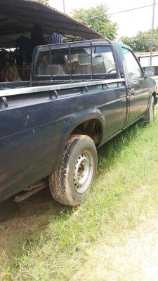 ขายรถ NISSAN 2.5 เครื่องดีเซล ฝาขาว ปี 33 สภาพพร้อมใช้  เดิมๆเครืองดีครัชชีสวย เครื่องดีขับกลับได้เลย เอกสารพร้อมโอนพร้อมโอน