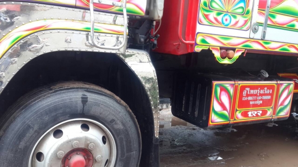 ขายดาวน์ISUZU360ปี56แม่ลูกๆสามเพลาดั้มแม่ลูกวิ่งใด้1แสนกว่าโล ส่งต่อเปลี่ยนสัญญาได้เลย ไม่มีงวดค้างโทร0843923995