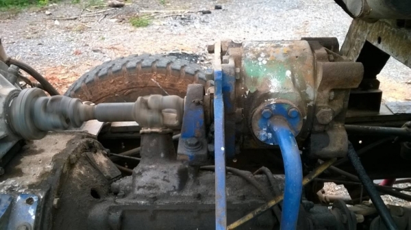 ขายรถคีบ สภาพพร้อมใช้งาน เครื่อง 6BB1 145 แรงม้า ปั้มดี ทำงานไว ราคาต่อรองได้ครับ