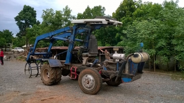 ขายรถคีบ สภาพพร้อมใช้งาน เครื่อง 6BB1 145 แรงม้า ปั้มดี ทำงานไว ราคาต่อรองได้ครับ