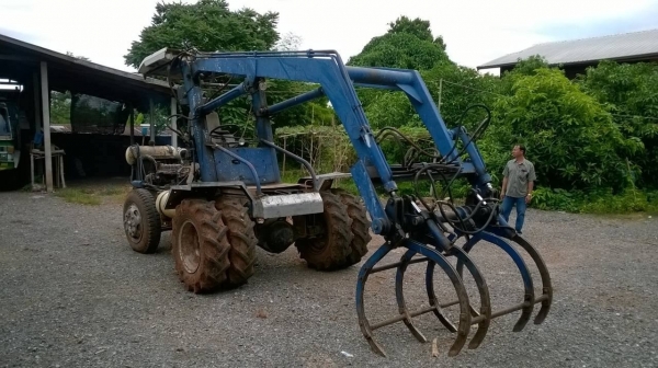 ขายรถคีบ สภาพพร้อมใช้งาน เครื่อง 6BB1 145 แรงม้า ปั้มดี ทำงานไว ราคาต่อรองได้ครับ