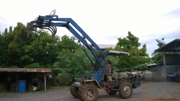 ขายรถคีบ สภาพพร้อมใช้งาน เครื่อง 6BB1 145 แรงม้า ปั้มดี ทำงานไว ราคาต่อรองได้ครับ