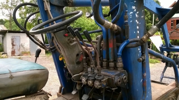 ขายรถคีบ สภาพพร้อมใช้งาน เครื่อง 6BB1 145 แรงม้า ปั้มดี ทำงานไว ราคาต่อรองได้ครับ