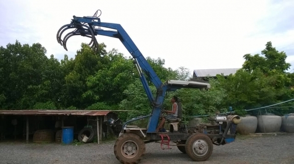 ขายรถคีบ สภาพพร้อมใช้งาน เครื่อง 6BB1 145 แรงม้า ปั้มดี ทำงานไว ราคาต่อรองได้ครับ