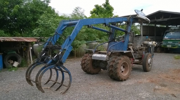 ขายรถคีบ สภาพพร้อมใช้งาน เครื่อง 6BB1 145 แรงม้า ปั้มดี ทำงานไว ราคาต่อรองได้ครับ