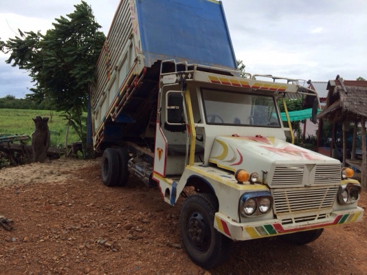 อีแต๋น 6 ล้อดั้ม คัสซีหน้า 5 เครื่องอีสุสุ 4 สูบ..พร้อมใช้งานเลยครับ