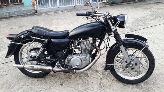 ก่อนเที่ยงพรุ่งนี้ SR400 แต่งแนวยุคสงครามโลก เพิ่งมาจากญี่ปุ่น