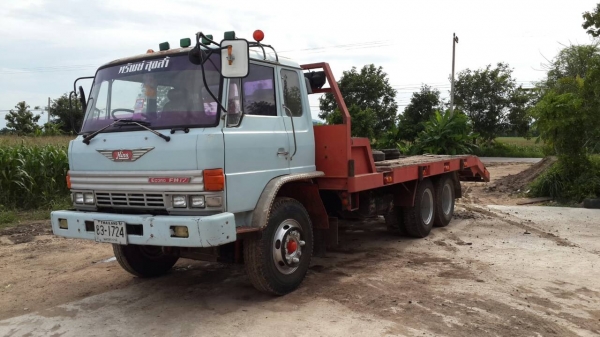 ท้ายลาด F17 ติดต่อ 0819730212 ยงค์