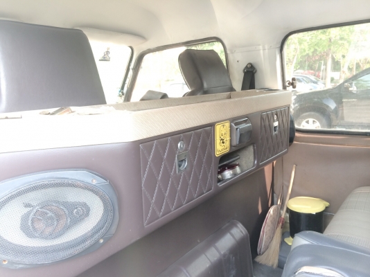 ขายรถตู้บัสดี้ เครื่อง 90 แรงม้าฝาทอง พวงมาลัยเพาเวอร์ เบาะครบ เดิมบาง แอร์เย็นหน้าหลัง