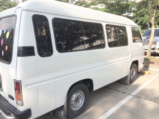 ขายรถตู้บัสดี้ เครื่อง 90 แรงม้าฝาทอง พวงมาลัยเพาเวอร์ เบาะครบ เดิมบาง แอร์เย็นหน้าหลัง