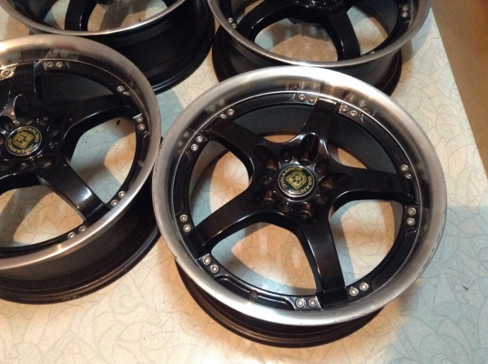 แม็ก EMR ขอบ 18 นิ้ว 5 รู 114 กว้าง 7.5 นิ้ว 4วง 6900 บาท