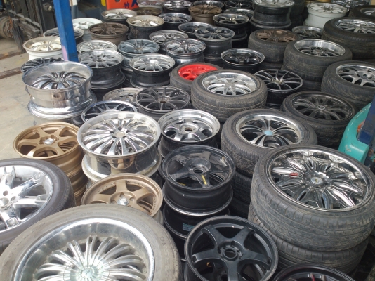 ขายแม็กพร้อมยางและแม็กเปล่า มีทั้งขอบ15,16,17.18.19.20  มีทั้ง 4รู100/114 ,5รู100/114 และ6รู139.7 จำนวน 70 ชุด (ราคา3500/ชุด) มาก่อนเลือกก่อน ราคาคุยกันได้ (มีจำนวนจำกัด)