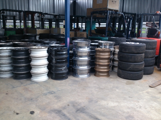 ขายแม็กพร้อมยางและแม็กเปล่า มีทั้งขอบ15,16,17.18.19.20  มีทั้ง 4รู100/114 ,5รู100/114 และ6รู139.7 จำนวน 70 ชุด (ราคา3500/ชุด) มาก่อนเลือกก่อน ราคาคุยกันได้ (มีจำนวนจำกัด)