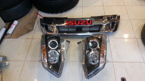 โคมไฟหน้า ออลนิวดีแม็ค โปรเจ็คเตอร์ ของแท้ โคมไฟหน้า ออลนิวดีแม็ค โปรเจ็คเตอร์ ของแท้