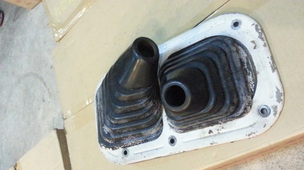 ยางหุ้มคันเกียร์โฟวิลถอดจากLN65