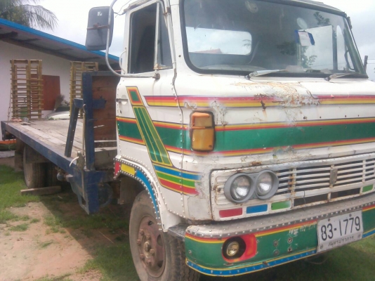 ขายเทรลเลอร์6ล้อ HINO KM350 เครื่องEQ100 เครื่องดี แคชซีสวย ยางดี มีบันไดขึ้นรถเกี่ยว หัวไม่ผุ สนใจโทร 090-8588220คุณนะ