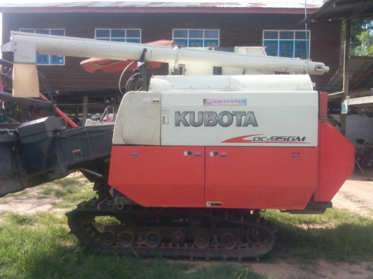 ขายรถเกี่ยวข้าว KUBOTA DC95 สภาพพร้อมใช้งาน ช่วงล่างดีเตรียมลงนาปี ใช้งานน้อย เล่มทะเบียนพร้อมโอน สนใจโทร 090-8588220คุณนะ
