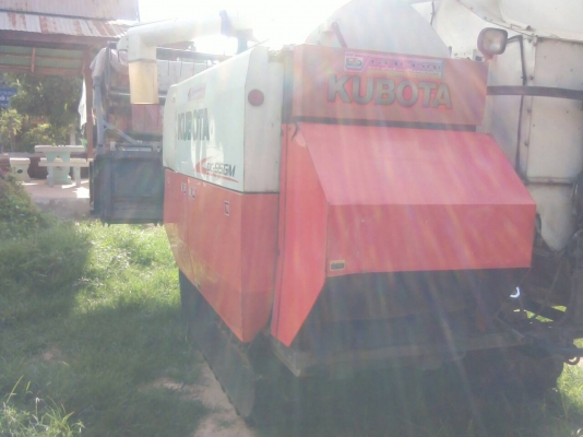 ขายรถเกี่ยวข้าว KUBOTA DC95 สภาพพร้อมใช้งาน ช่วงล่างดีเตรียมลงนาปี ใช้งานน้อย เล่มทะเบียนพร้อมโอน สนใจโทร 090-8588220คุณนะ
