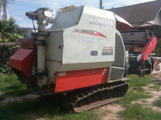 ขายรถเกี่ยวข้าว KUBOTA DC95 สภาพพร้อมใช้งาน ช่วงล่างดีเตรียมลงนาปี ใช้งานน้อย เล่มทะเบียนพร้อมโอน สนใจโทร 090-8588220คุณนะ