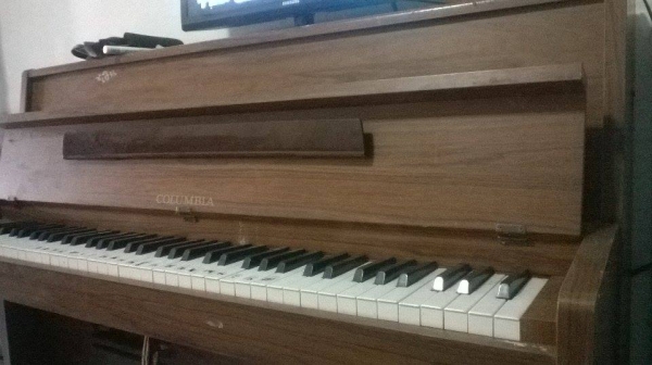 เปียโนไฟฟ้า COLUMBIA สภาพเก่า ใช้งานได้
