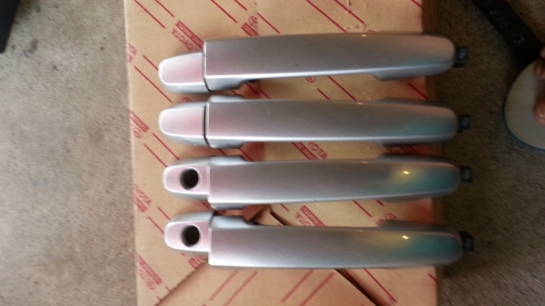 มือเปิดประตูด้านนอก โคโลล่าอัสติส แท้เดิมสีบรอนซ์