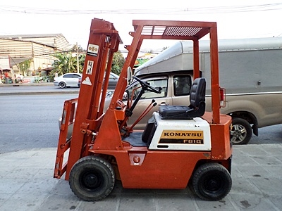 ขายรถยกโคมัสสึ 1 ตัน รุ่น12  เครื่องเบนซิน  กระบอกคู่  เสาสูง 3 เมตร   ยางตันใหม่ พวงมาลัยเพาเว่อร์  สีเดิมจากนอก นำเข้าจากญี่ปุ่น ใช้งานได้ทันที ราคา120000