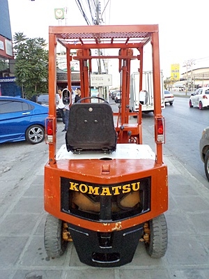 ขายรถยกโคมัสสึ 1 ตัน รุ่น12 เครื่องเบนซิน กระบอกคู่ เสาสูง 3 เมตร ยางตันใหม่ พวงมาลัยเพาเว่อร์ สีเดิมจากนอก นำเข้าจากญี่ปุ่น ใช้งานได้ทันที ราคา120000 ขายรถยกโคมัสสึ 1 ตัน รุ่น12 เครื่องเบนซิน กระบอกคู่ เสาสูง 3 เมตร ยางตันใหม่ พวงมาลัยเพาเว่อร์ สีเดิมจากนอก นำเข้าจากญี่ปุ่น ใช้งานได้ทันที ราคา120000