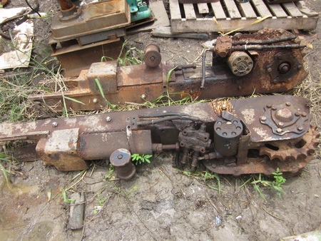 แฟรม พร้อมมอเตอร์ตัวเดิน สำหรับ รถขุด YANMAR: YB 1200S, YB25