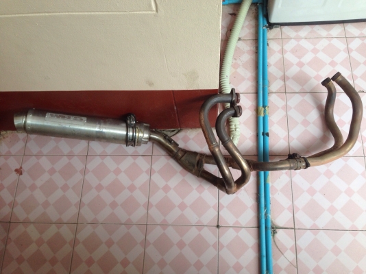 ขายชุดคอท่อRVF NC35มาพร้อมปลายWRSสภาพสวยมากคับสามารถใส่กับNC30ได้ครับ