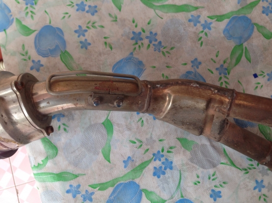 ขายชุดคอท่อRVF NC35มาพร้อมปลายWRSสภาพสวยมากคับสามารถใส่กับNC30ได้ครับ