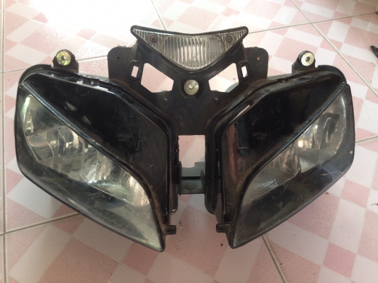 ...ขายไฟหน้าCBR1000ปี2004-2007สภาพสวยครับ