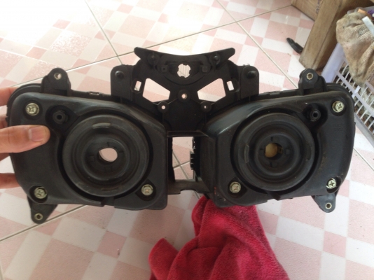 ...ขายไฟหน้าCBR1000ปี2004-2007สภาพสวยครับ