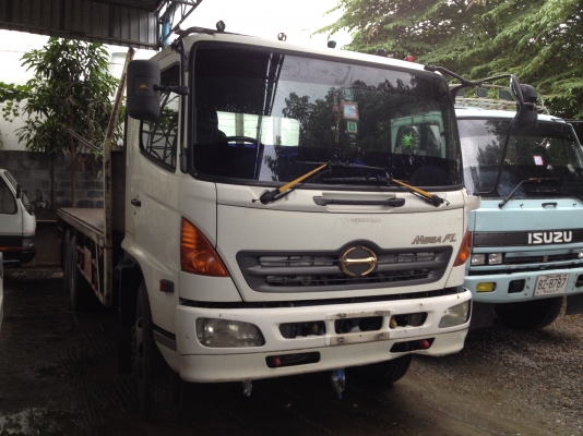 ขายรถบรรทุก 10 ล้อกระบะพื้นเรียบ HINO MEGA  FLเพลาเดียว ยาว 6.3 เมตร เครื่อง220 แรงม้าสนใจติดต่อ 081-6577048 ชาญชัย