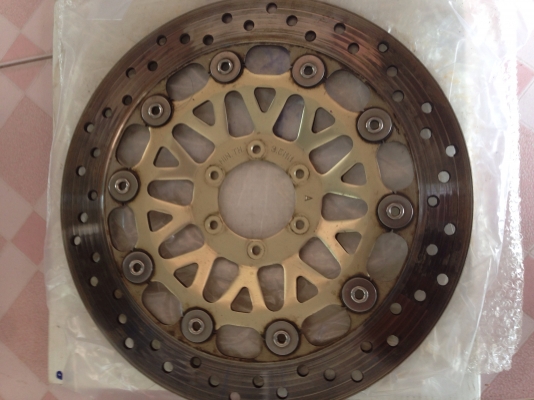 ขายจานดิสคู่หน้าRvf NC35สามารถใส่NC30.ได้ครับ ขายจานดิสคู่หน้าRvf NC35สามารถใส่NC30.ได้ครับ