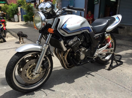CB 400 ปี93 อินวอย สพม พร้อมออกทริปเลยครับ CB 400 ปี93 อินวอย สพม พร้อมออกทริปเลยครับ