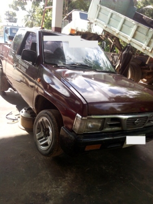 รถยก นิสสัน จอโค้ง เพลาลอย พร้อมวิน เล่มทะเบียน