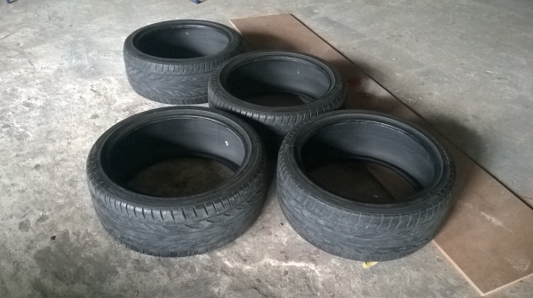 ขายยางขอบ18 ครับ 225/40Z R18 ปี12 ราคา 2900บาทครับ 087-1691151 คุณ กฤษดา ครับ