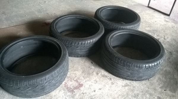 ขายยางขอบ18 ครับ 225/40Z R18 ปี12 ราคา 2900บาทครับ 087-1691151 คุณ กฤษดา ครับ