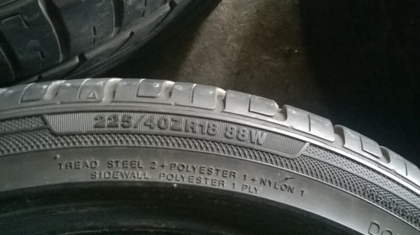 ขายยางขอบ18 ครับ 225/40Z R18 ปี12 ราคา 2900บาทครับ 087-1691151 คุณ กฤษดา ครับ