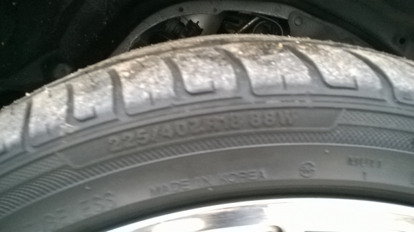 ขายยางขอบ18 ครับ 225/40Z R18 ปี12 ราคา 2900บาทครับ 087-1691151 คุณ กฤษดา ครับ