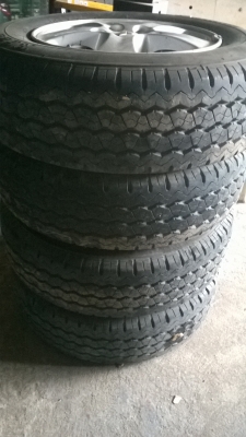 ขายแม็คพร้อมยางขอบ15ยางติดรถยน triton ปี12 ราคา 4500บาทครับ 087-1691151 คุณ กฤษดา ครับ  พระรามเจ็ด.