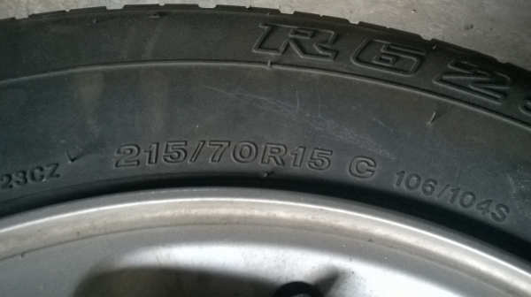 ขายแม็คพร้อมยางขอบ15ยางติดรถยน triton ปี12 ราคา 4500บาทครับ 087-1691151 คุณ กฤษดา ครับ  พระรามเจ็ด.